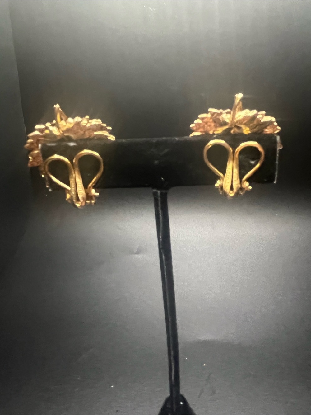 Vintage Napier Gold Tone Maple Leaf Clip On Earrings Signed Autumn Fall - Picture 3 of 9